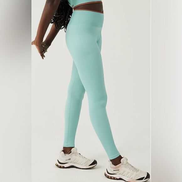Outdoor Voices Women’s Seamless Rib 7/8 Leggings NWT - Picture 3 of 13